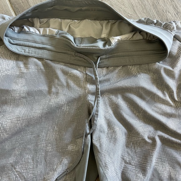 Lululemon Men's T.H.E. Short 9" Linerless LM7AAWS - Picture 4 of 4